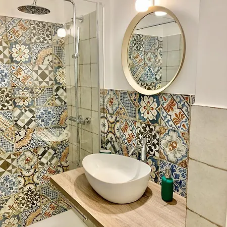 - Le Burnie Apartment Palermo